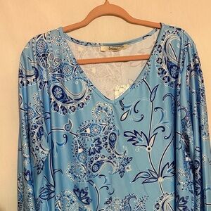 Sakurafina Blue and White Top, Size 2XL, NWT, MAKE AN OFFER!!!